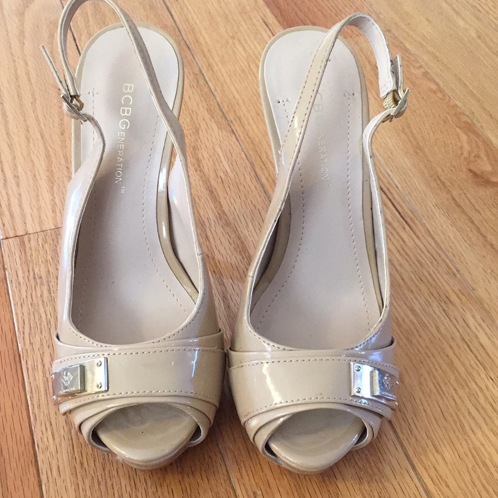 BCBGeneration Size 5 Nude pumps